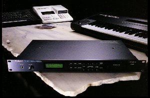 Roland D-110 Prospektbild